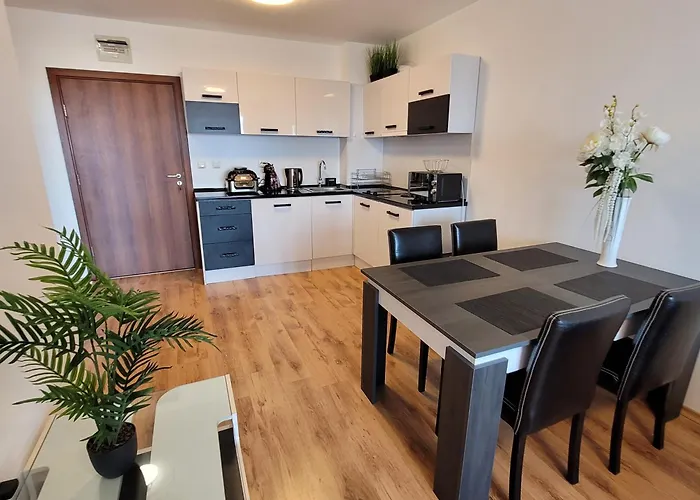 Royal Palm 170 アパート *